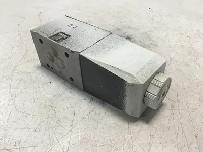 USED VICKERS DG4V-3-2A-M-U7-H-7-50