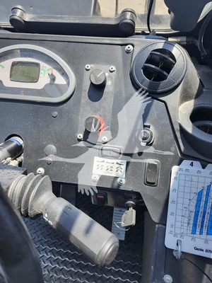 USED 2025 GENIE GTH844