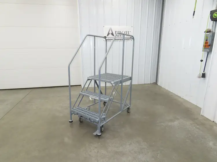 Used ULINE _UNKNOWN_ Ladders Indiana US | Arrow Industrial #920100