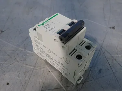 NEW SCHNEIDER ELECTRIC 17447