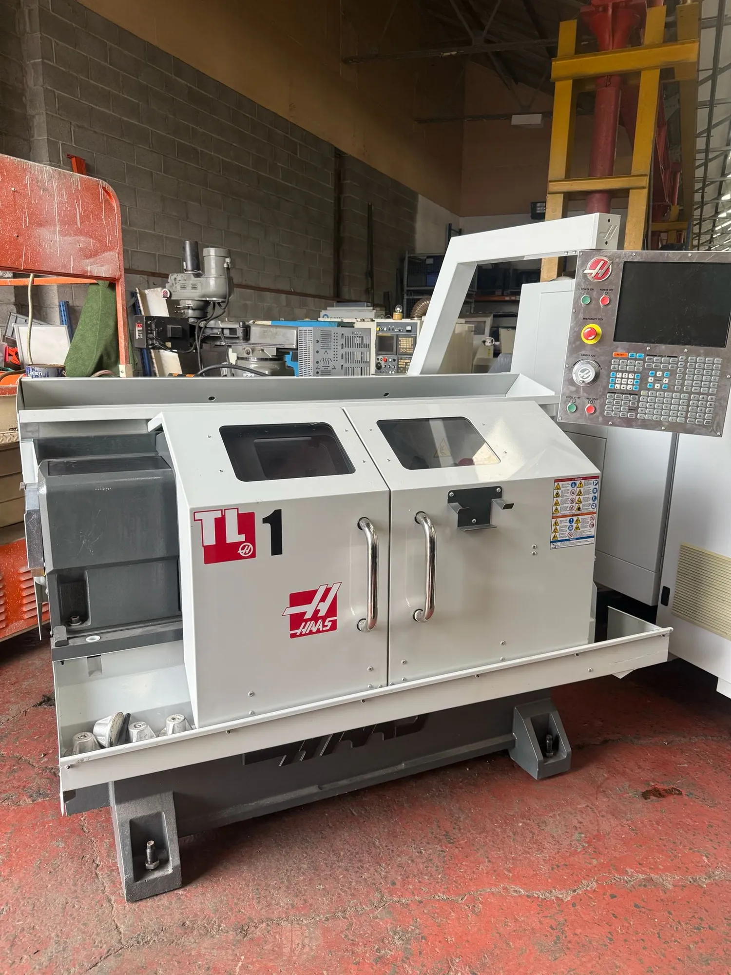 Haas TL1