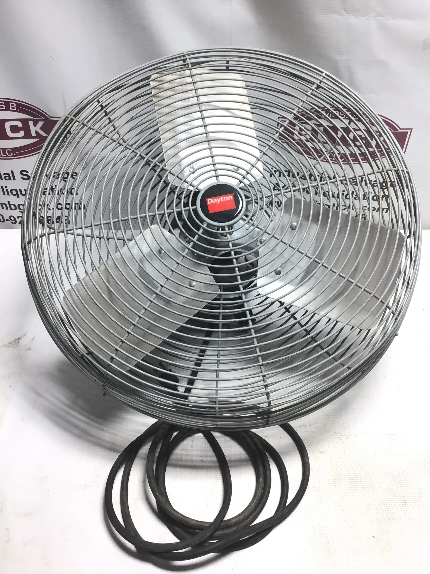 Dayton 1VCE7 – 2ATC3 Standard-Duty Industrial Fan 1075/750RPM 1Phase 60Hz 115V 1/4HP