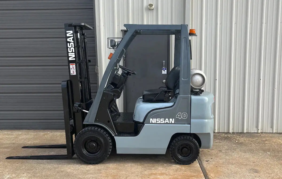Used 2009 Nissan MP1F1A20LV Internal Combustion Forklifts: Pneumatic Tire New York US | United Lift #1446743