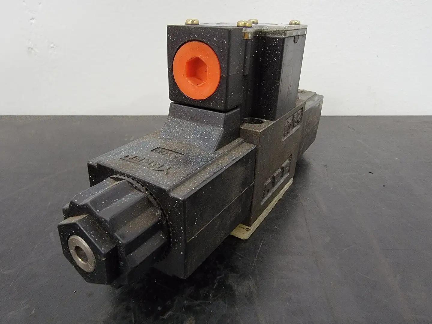 USED YUKEN DSG-013C60-A100-5090