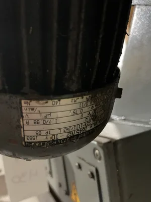 Knoll 340 K-1 Scraper Belt Chip Conveyor with 30 gallon Coolant Tank