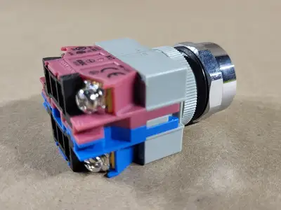 NEW IDEC ABW111-B,G,R