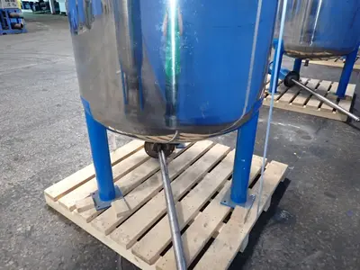 400 Gallons S/s Tank W/agitator