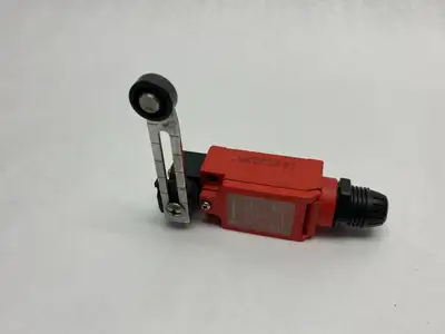 USED ALLEN-BRADLEY SER. A GUARDMASTER SAFETY LIMIT SWITCH 240V IP66