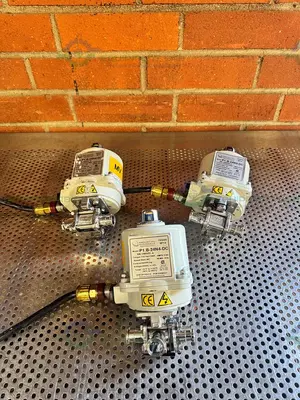 Used PROMATION P1.B-24N4-DC PRECISION ACTUATION VALVE W/ 3- WAY 3.4" VALVE Valves/Fittings California US | Equipment Lab #1418445