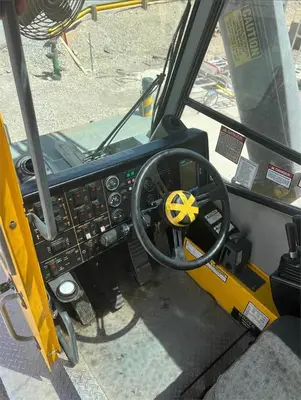 USED 2006 GROVE RT600E