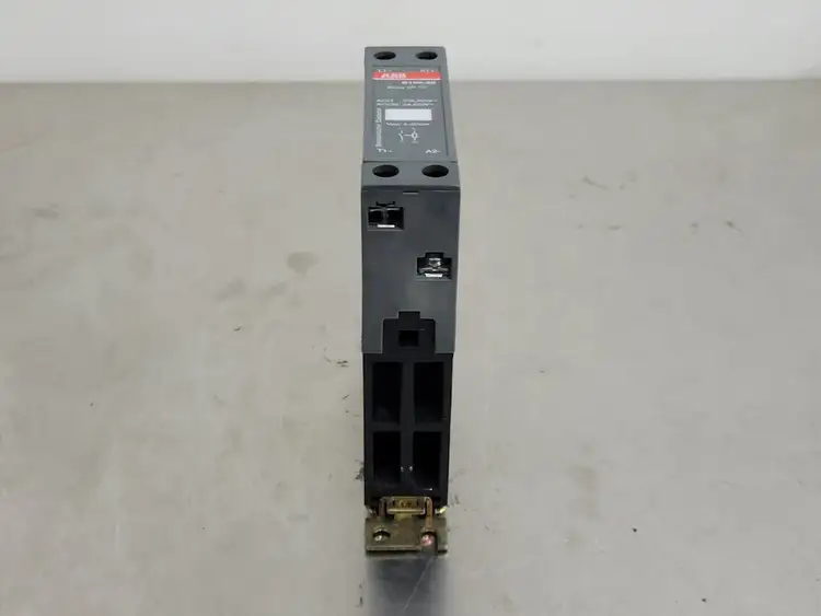 Used ABB R100.20 Switchgears British Columbia CA | Lenmark #244676