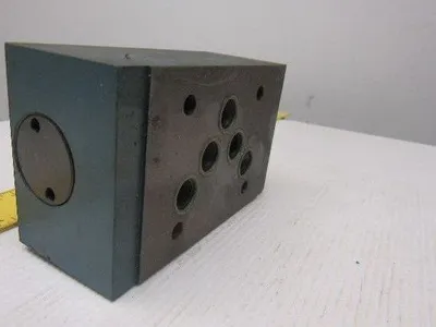 Bosch 0 811 020 027 4500 PSI Check Valve Block