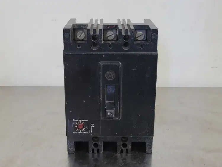 Used 1990 WESTINGHOUSE 1268C14G04 Switchgears British Columbia CA | Lenmark #241759