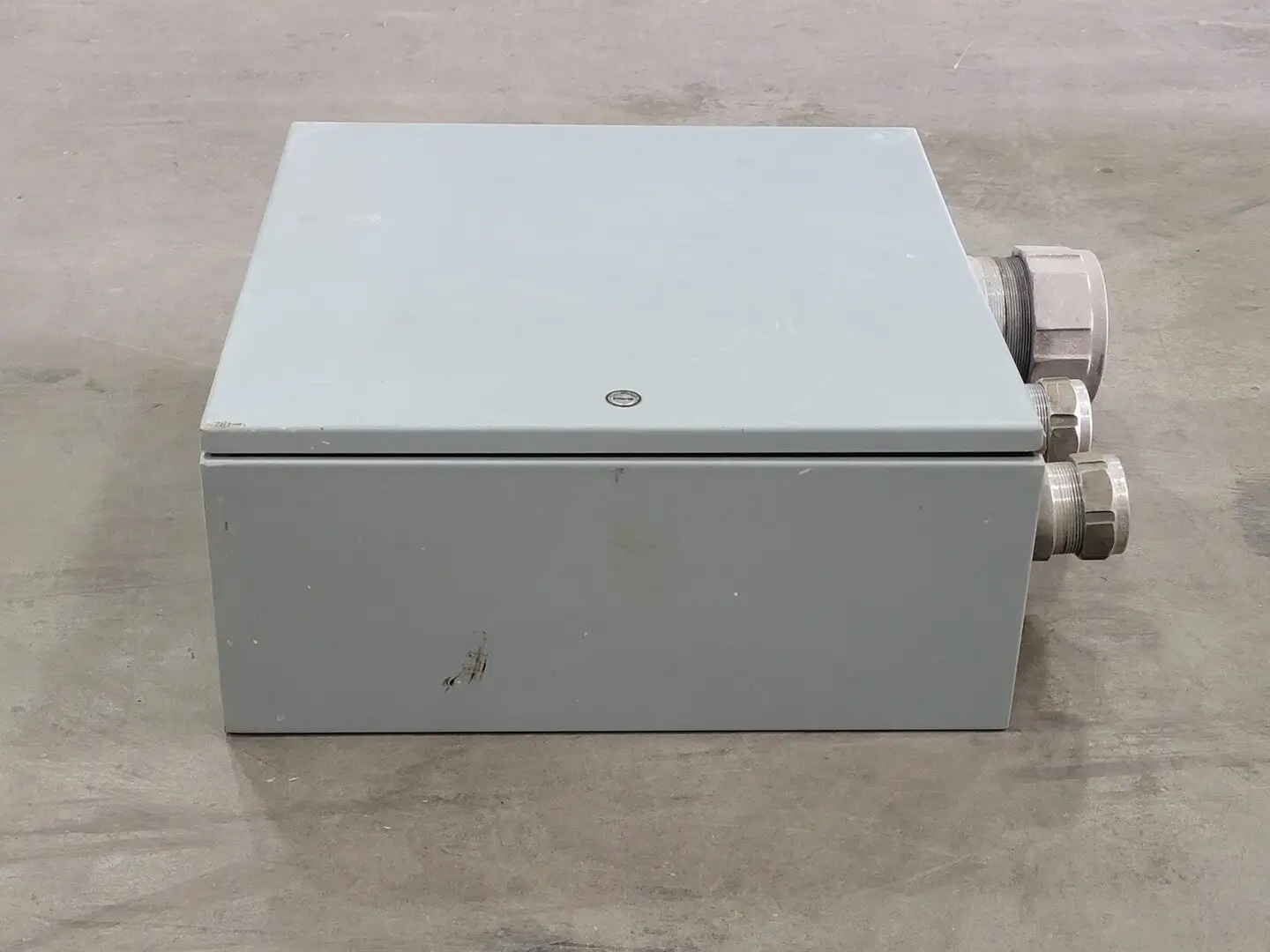 Electrical Enclosure w/ TECK300-20 Armoured Cable Gland