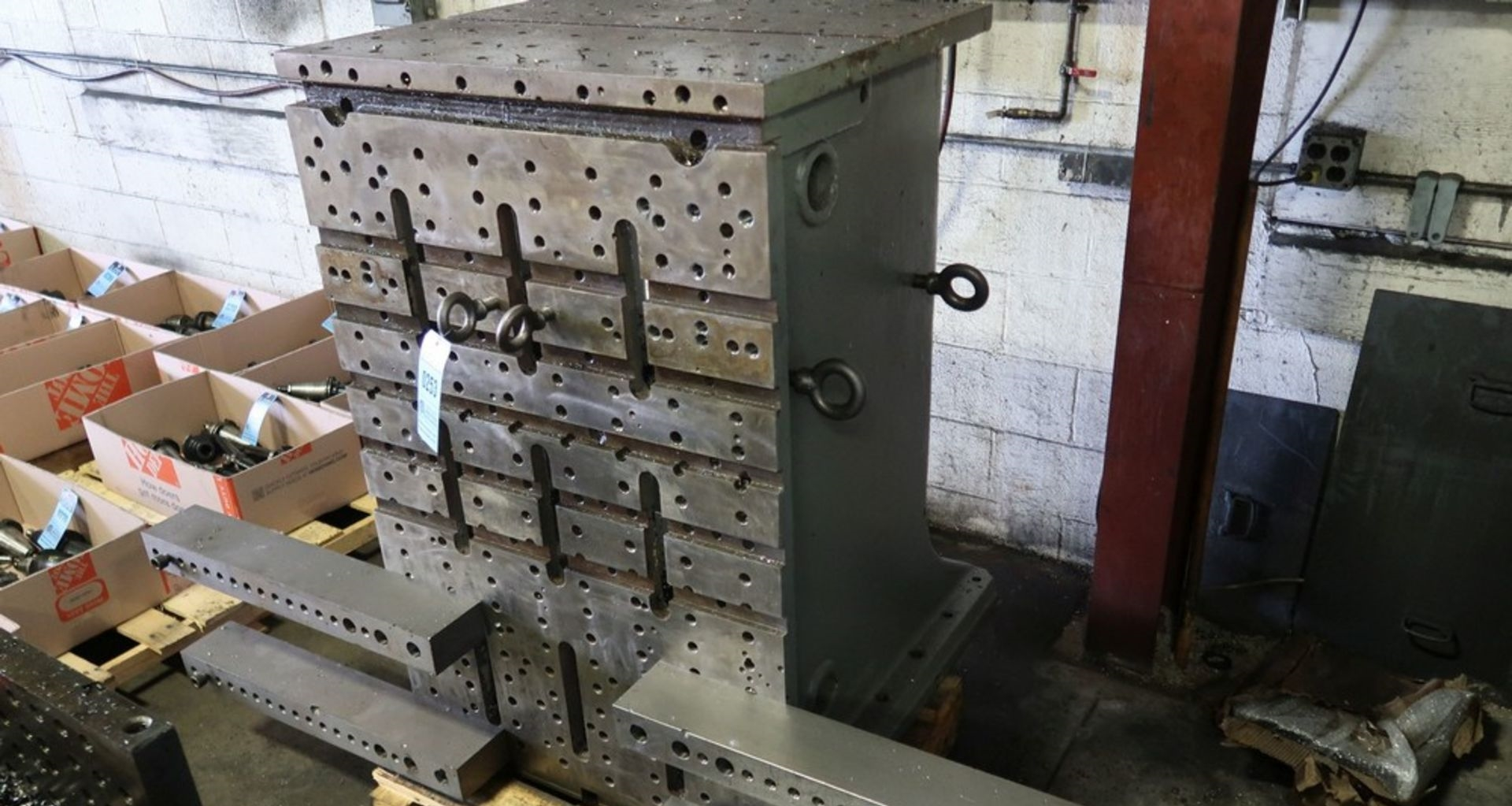 32.75" x 50" x 38.5" HEAVY-DUTY DRILLED & TAPPED ANGLE PLATE w/ADJUSTABLE EXTENSIONS
