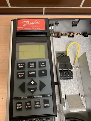 Danfoss VLT6006 HVAC Drive GT4CN1STR3DLF00A00C0 3.7kW/5Hp 380/460VAC Garantie