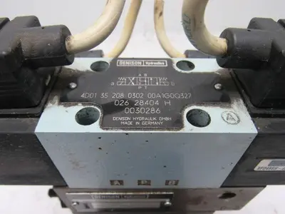 Denison 4D01 35 208 0302 00A 1G 0Q 327 Hydraulic Valve Bank Assembly W/ Manifold