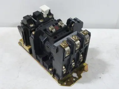 USED ALLEN BRADLEY 520F-BOD SER W W32