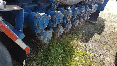 USED 1997 PEERLESS BAKER HUGHES HYDRA FRAC BLENDER TRAILER
