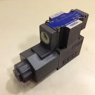 USED YUKEN DSG-01-2B2-D24-50251