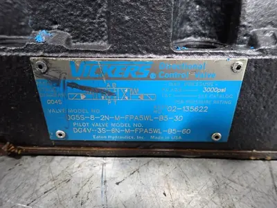 USED VICKERS DG5S82NMFPA5WLB530