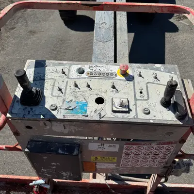 USED 2015 Skyjack SJ61T