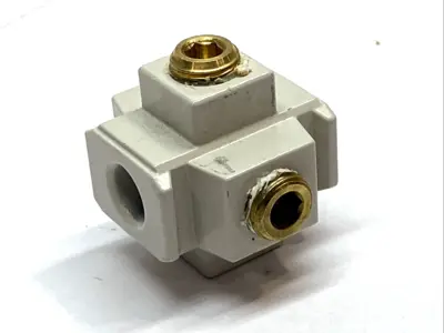 USED SMC CROSS SPACER FOR AC20-A MODULAR FRL 1/4" NPT