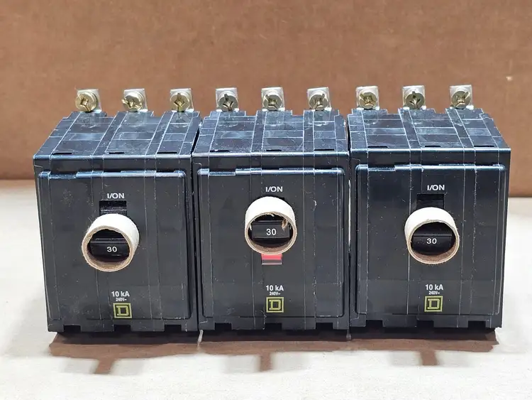 New | in-Stock SCHNEIDER QOB330 Switchgears British Columbia CA | Lenmark #1438276