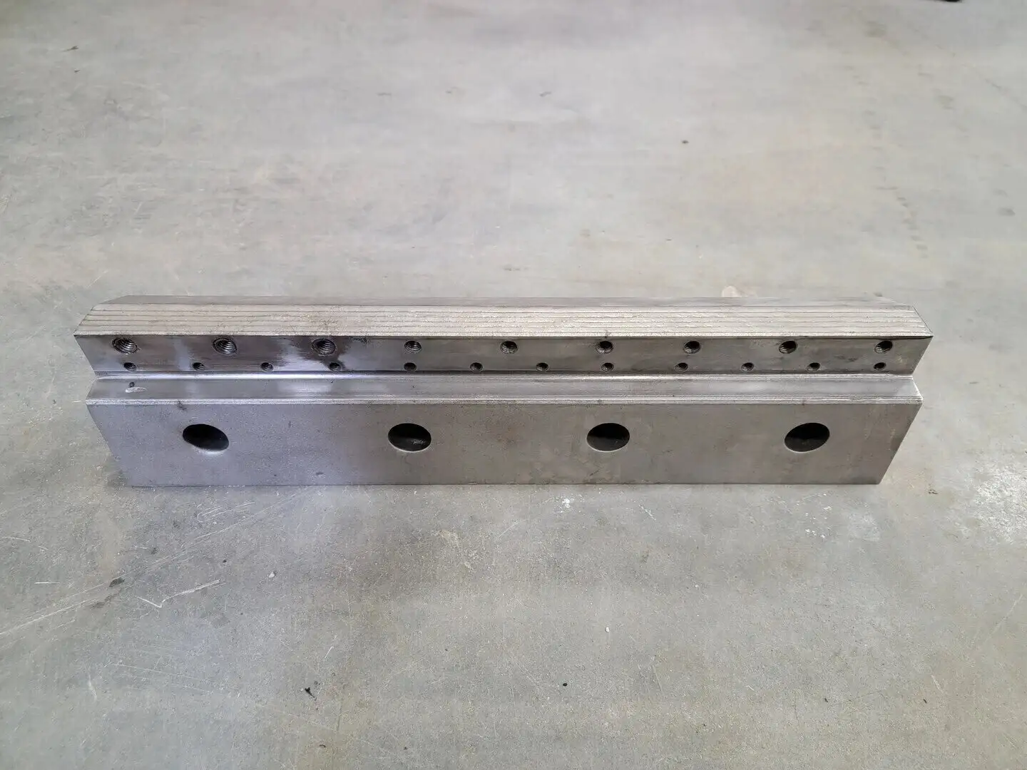 Chipper Knife Holder 21.75x5x3.5 in.