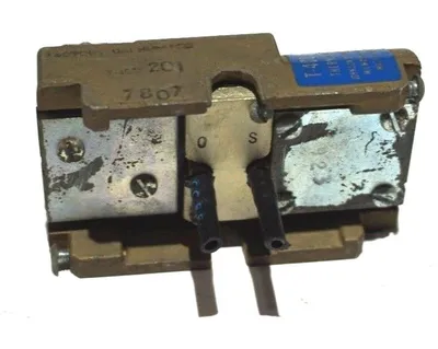 NEW JOHNSON CONTROLS T-4002 HIGH VOLUME THERMOSTAT T4002