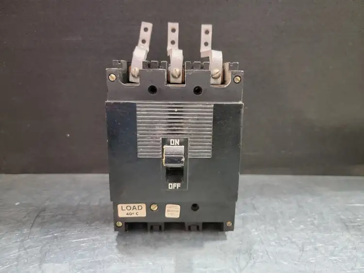 Used SQUARE D 999350 Switchgears British Columbia CA | Lenmark #243852