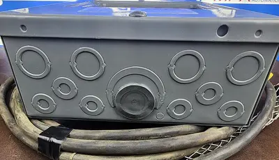 USED SQUARE D HOM6-12L00
