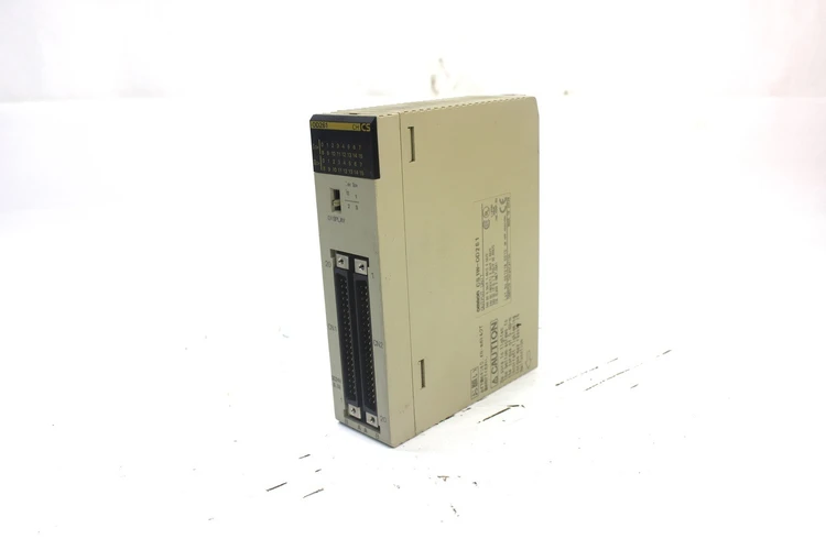 Used OMRON CS1W-OD261 Programmable Logic Controllers | Industrial Parts R Us Inc. #358893