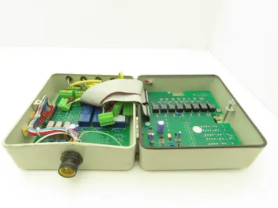 Allen Bradley 440F-C28011 MatGuard Guardmaster Safety Mat Control Unit 8 Inputs