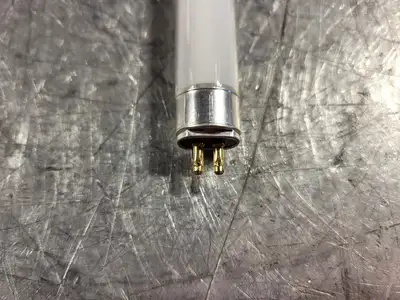 NEW PHILIPS F6T5/CW