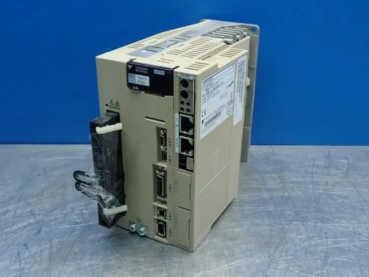 Used YASKAWA SGDV3R8AE1A002000 Servo Drives | HGR 24 #744078