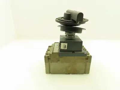 Schneider Square D TM100D 100A Circuit Breaker 3Ph 80-100A Disconnect Handle