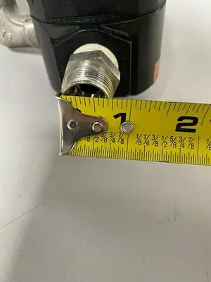 USED WILKERSON R16-03-GN0A REGULATOR W/ PRESSURE REGULATOR & 1/2" & 3/4" FITTING