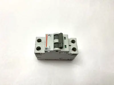 New | in-Stock Cutler-Hammer 415V Breaker, Din Rail Mount D25 Circuit Breakers Michigan US | Maverick Industrial Sales #1486186