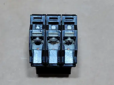 20 Amp, 3 Pole, 240 Volts Circuit Breaker Type QB