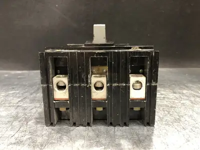 USED SQUARE D FHL36050