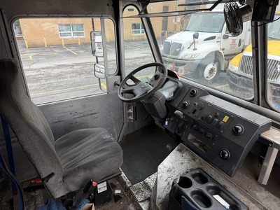Used 2011 FREIGHTLINER BREAD TRUCK Box trucks Ohio US | Miedema Asset Management Group #1577895