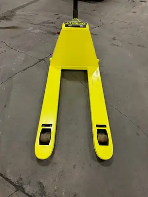 New | in-Stock 2026 DEWALT SERIES 1101 Electric Pallet Trucks New York US | United Lift #1446816