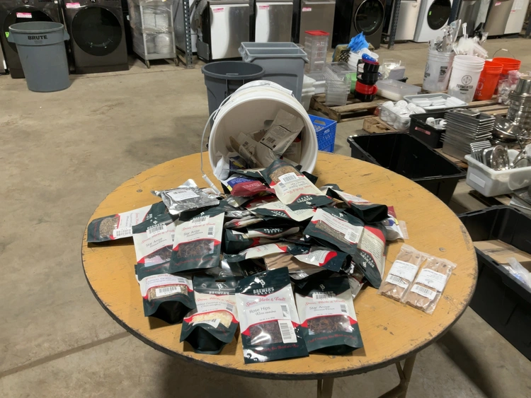 Used MIXED LOT OF BREWERS SPICES, HERBS, AND FRUIT FLAVORING PACKETS Brewing Equipment Michigan US | Miedema Asset Management Group #1768153