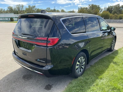 Used 2024 CHRYSLER PACIFICA HYBRID Vans Michigan US | Miedema Asset Management Group #1461350