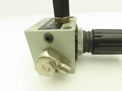 Numatics R22KG021 Pneumatic Air Pressure Regulator 1/4" NPT Ports Gauge Lot of 6