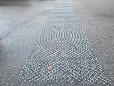 Chain Link Mesh Rolls, 2" x 2", 6 Gauge Galvanized 5' x 30'