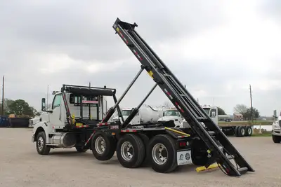 New | in-Stock 2026 INTERNATIONAL HX Rolloff Trucks Texas US | Roll Off Truck World #1491797