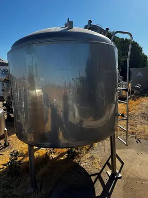 USED 1993 MUELLER 1000 GAL TANK