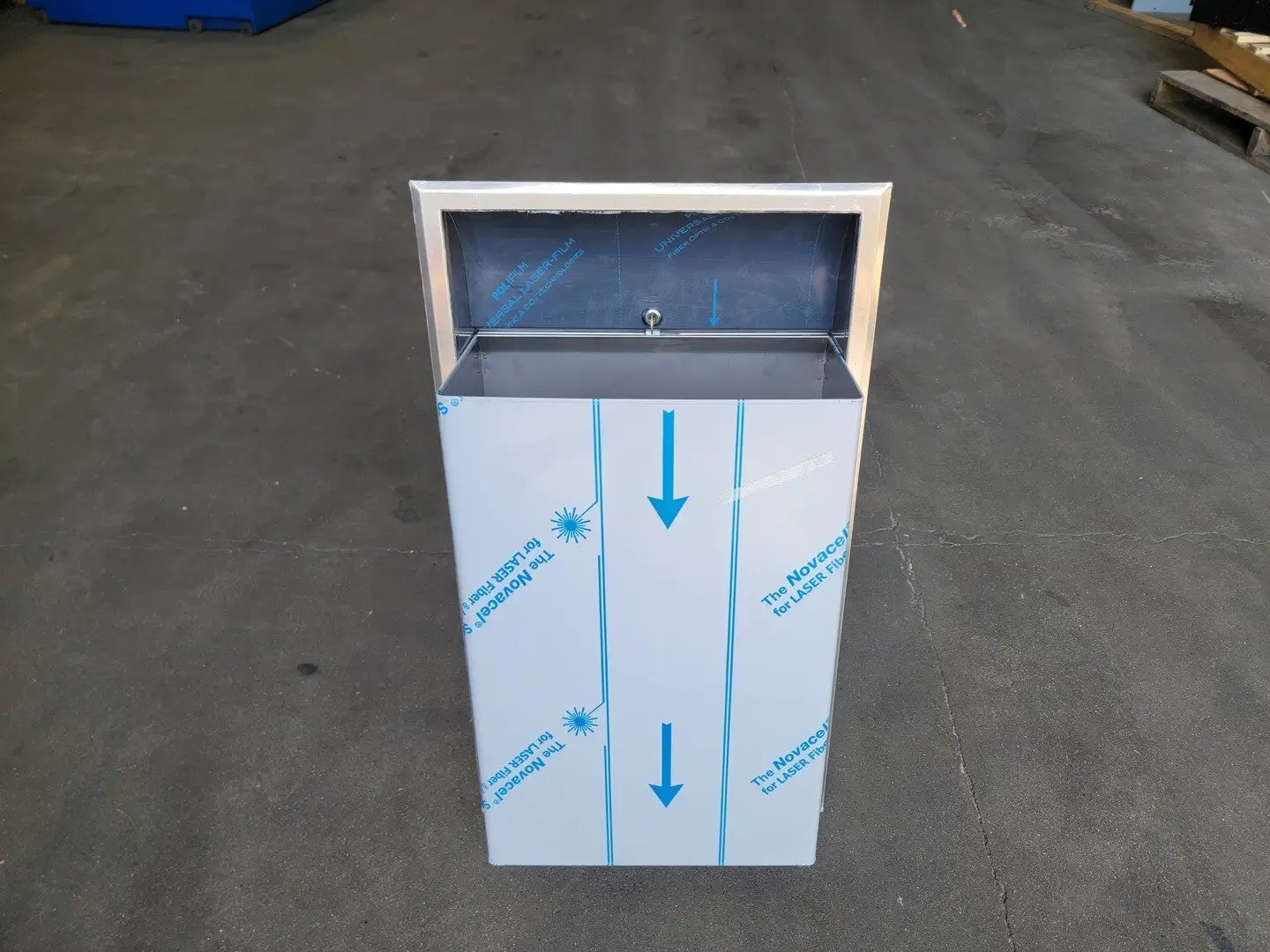 NEW BOBRICK B-3644